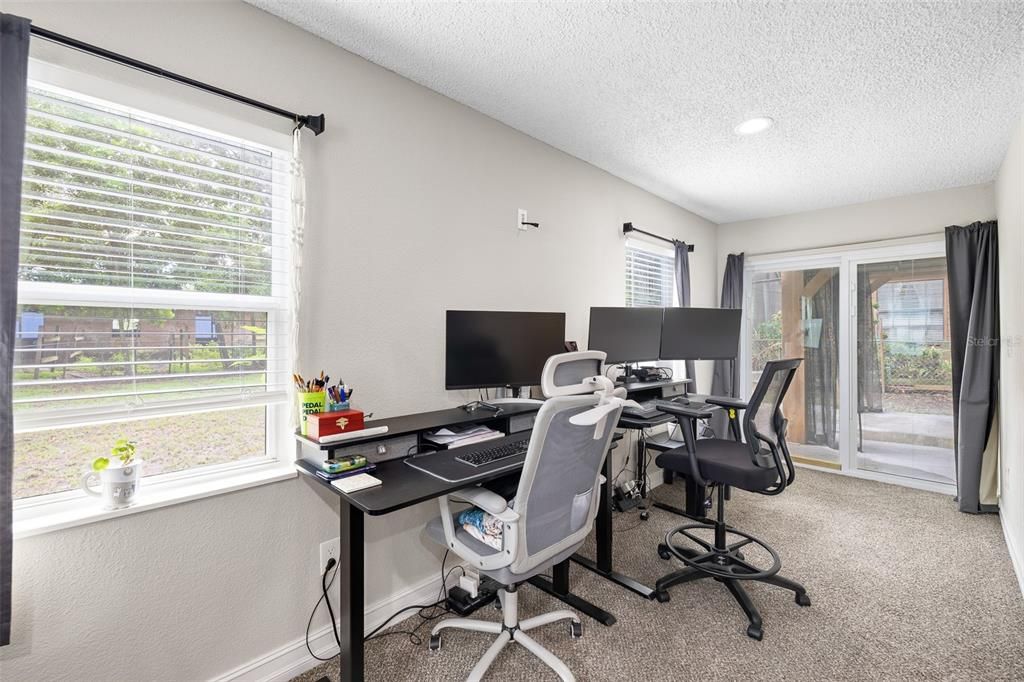 Active With Contract: $380,000 (3 beds, 2 baths, 1284 Square Feet)