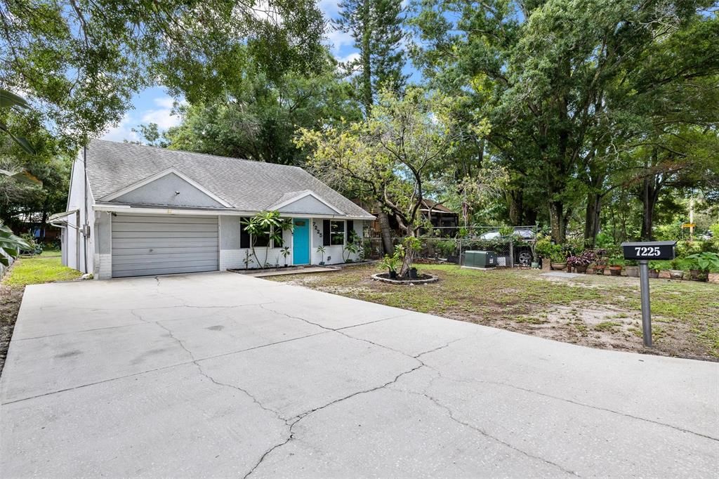 Active With Contract: $380,000 (3 beds, 2 baths, 1284 Square Feet)