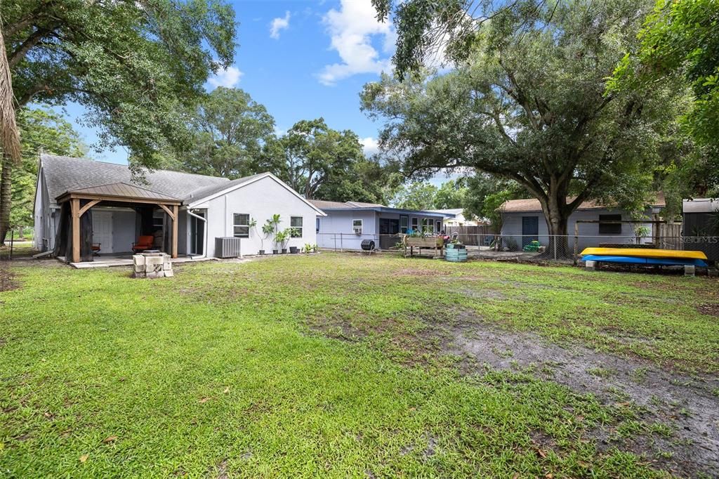 Active With Contract: $380,000 (3 beds, 2 baths, 1284 Square Feet)