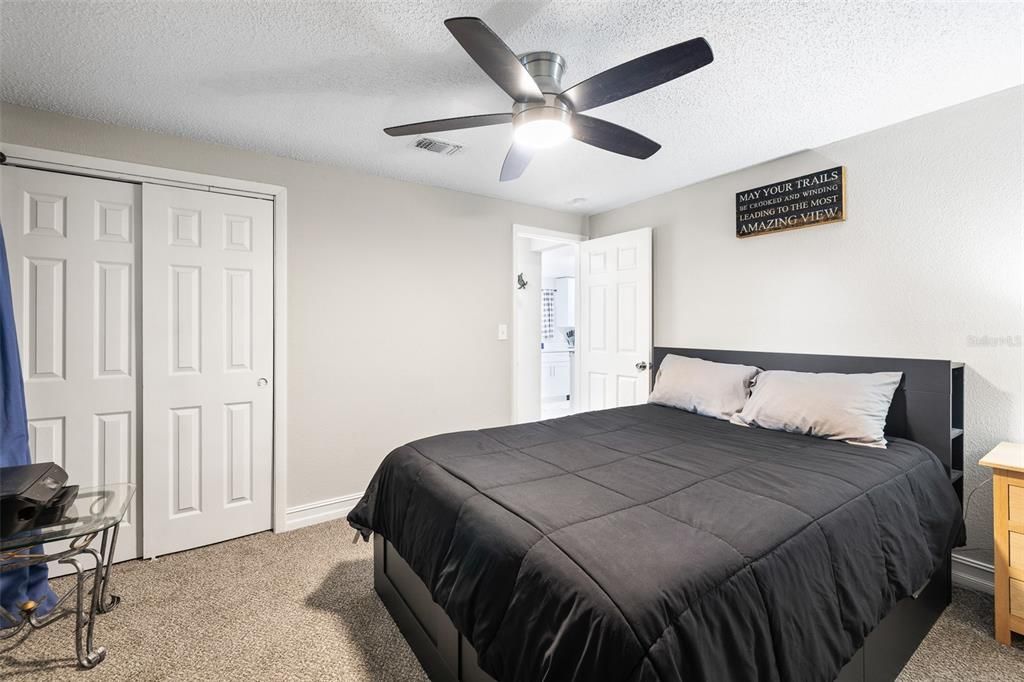 Active With Contract: $380,000 (3 beds, 2 baths, 1284 Square Feet)