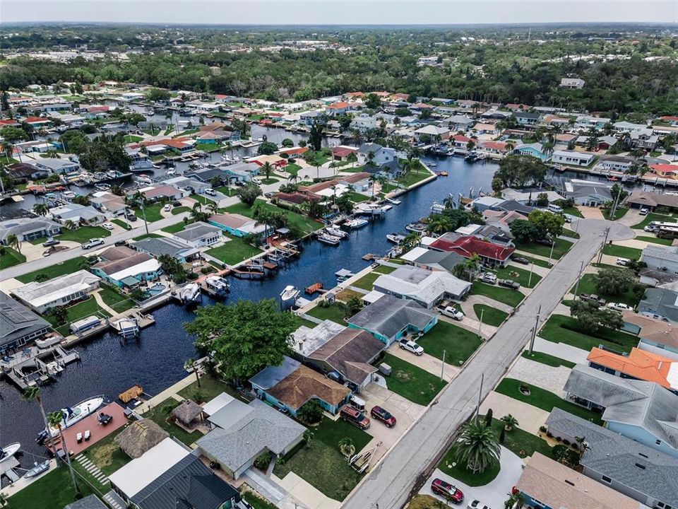 На продажу: $385,000 (2 спален, 1 ванн, 1044 Квадратных фут)