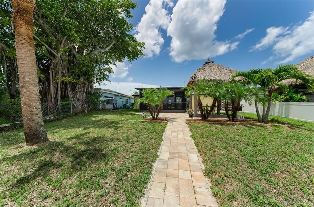 На продажу: $385,000 (2 спален, 1 ванн, 1044 Квадратных фут)