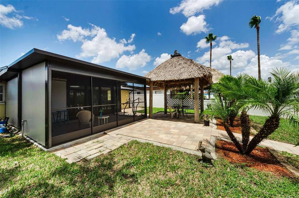 На продажу: $385,000 (2 спален, 1 ванн, 1044 Квадратных фут)