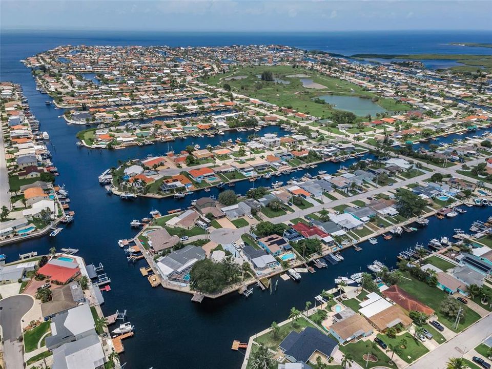На продажу: $385,000 (2 спален, 1 ванн, 1044 Квадратных фут)