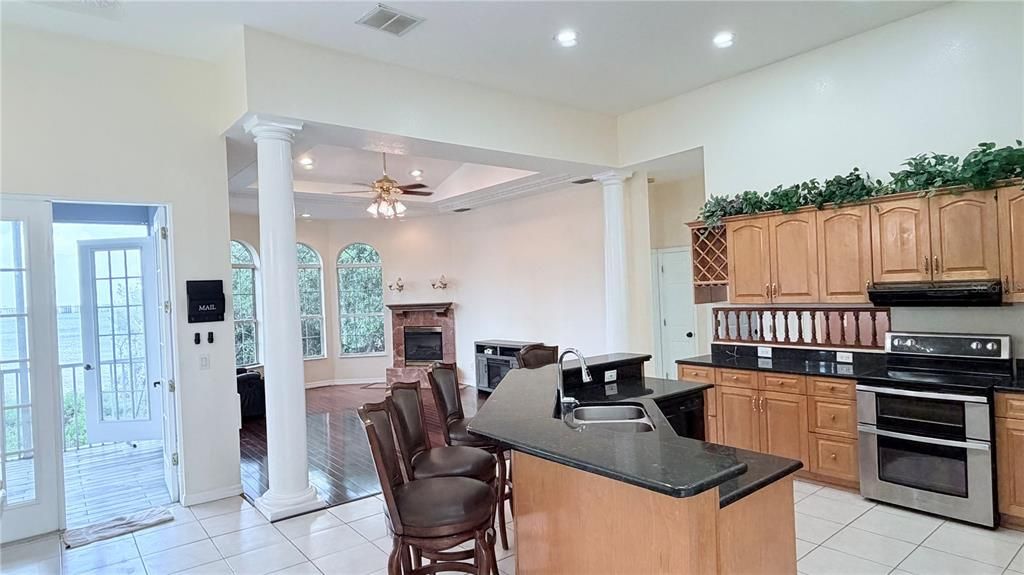 На продажу: $1,549,000 (5 спален, 3 ванн, 4134 Квадратных фут)