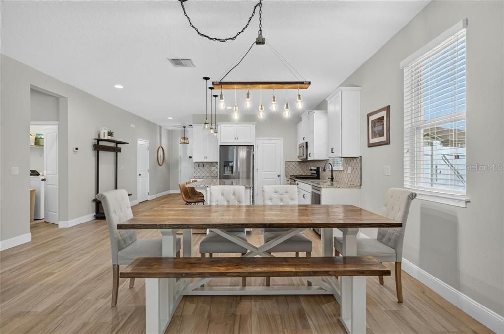 En Venta: $384,900 (3 camas, 2 baños, 2038 Pies cuadrados)