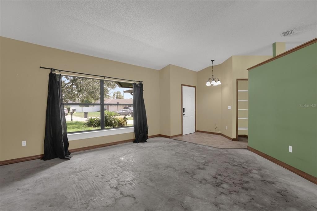 На продажу: $399,995 (3 спален, 2 ванн, 1648 Квадратных фут)