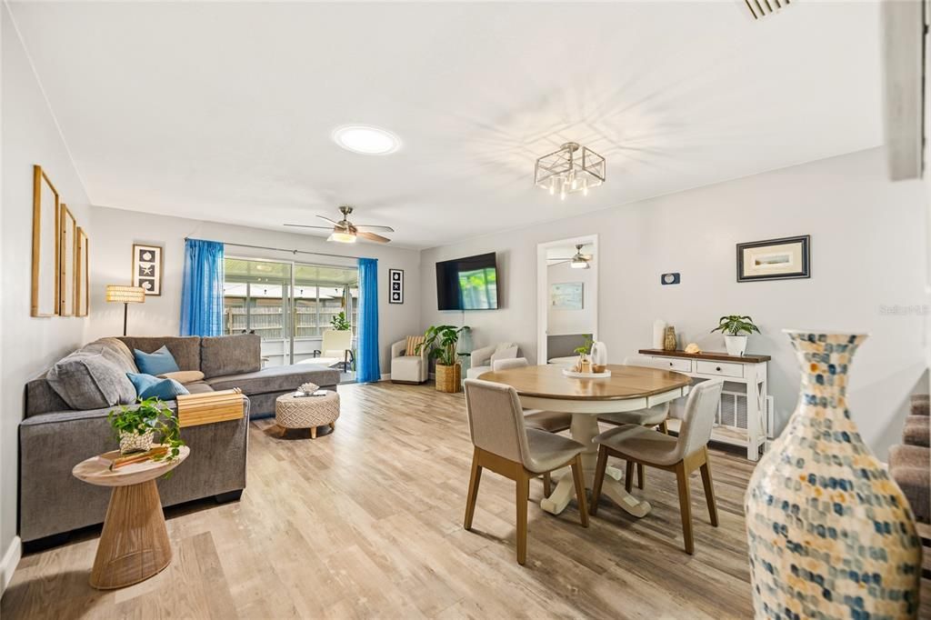 En Venta: $324,000 (3 camas, 2 baños, 1144 Pies cuadrados)