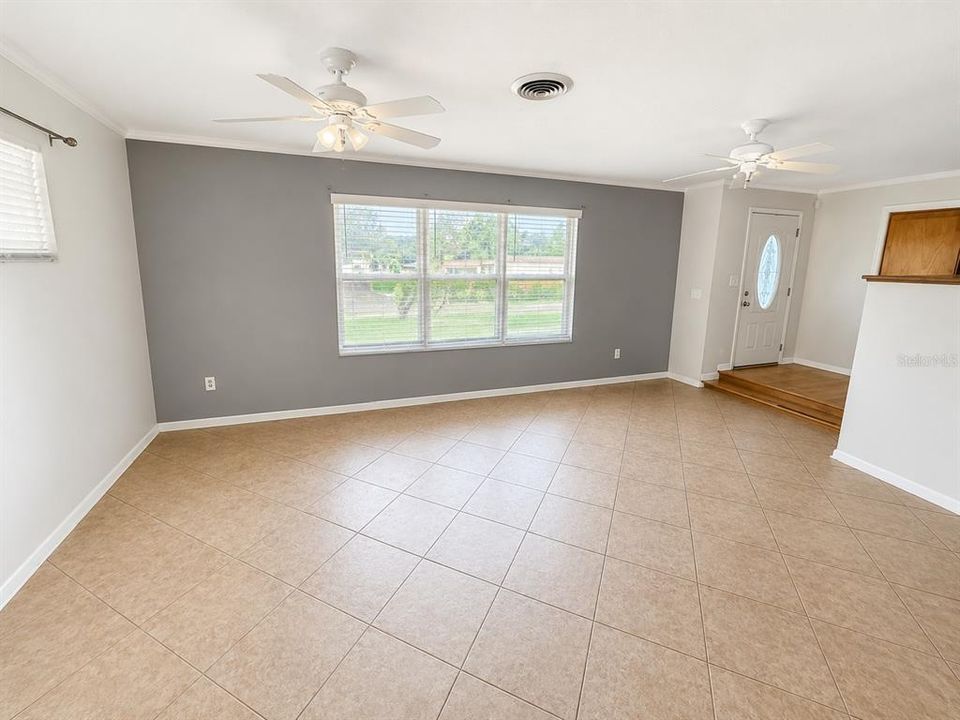 En Venta: $275,000 (3 camas, 2 baños, 1366 Pies cuadrados)