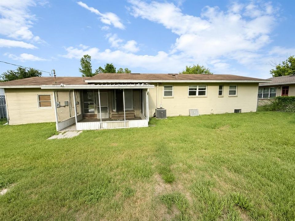 En Venta: $275,000 (3 camas, 2 baños, 1366 Pies cuadrados)