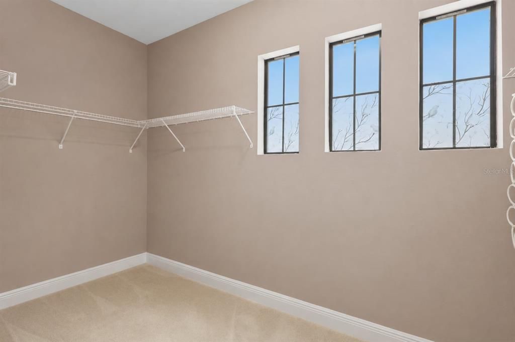 For Sale: $1,059,000 (5 beds, 4 baths, 4218 Square Feet)