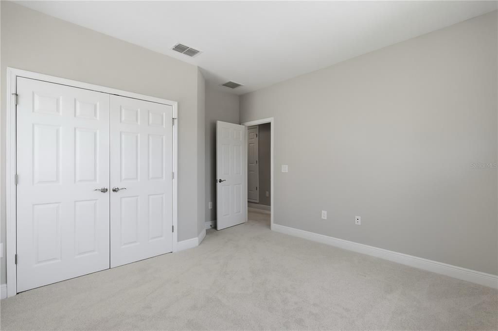 For Sale: $1,059,000 (5 beds, 4 baths, 4218 Square Feet)