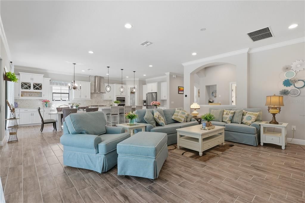 For Sale: $1,059,000 (5 beds, 4 baths, 4218 Square Feet)