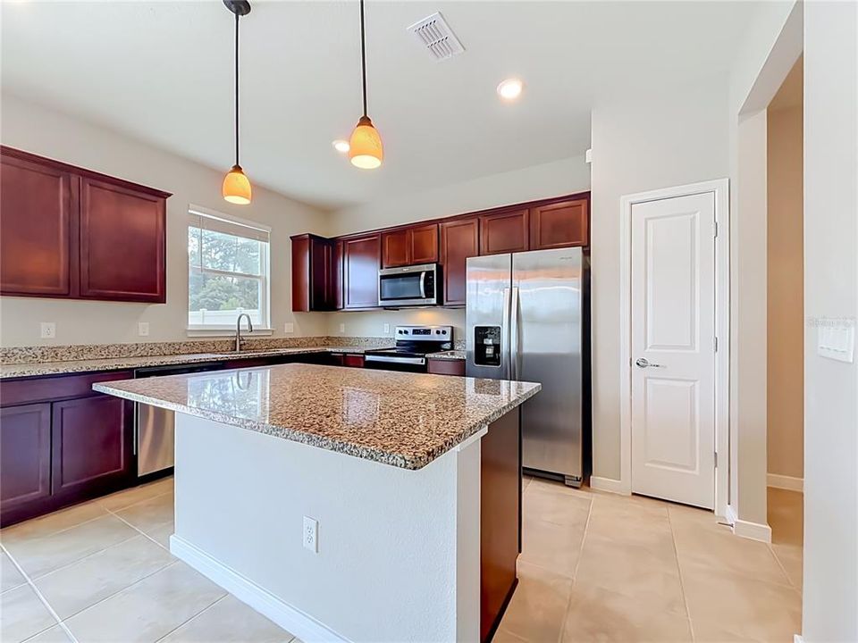 For Sale: $635,000 (4 beds, 2 baths, 2397 Square Feet)