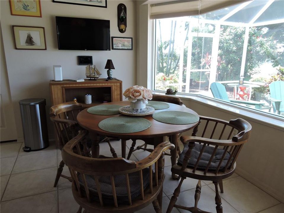 For Sale: $389,500 (3 beds, 2 baths, 2515 Square Feet)