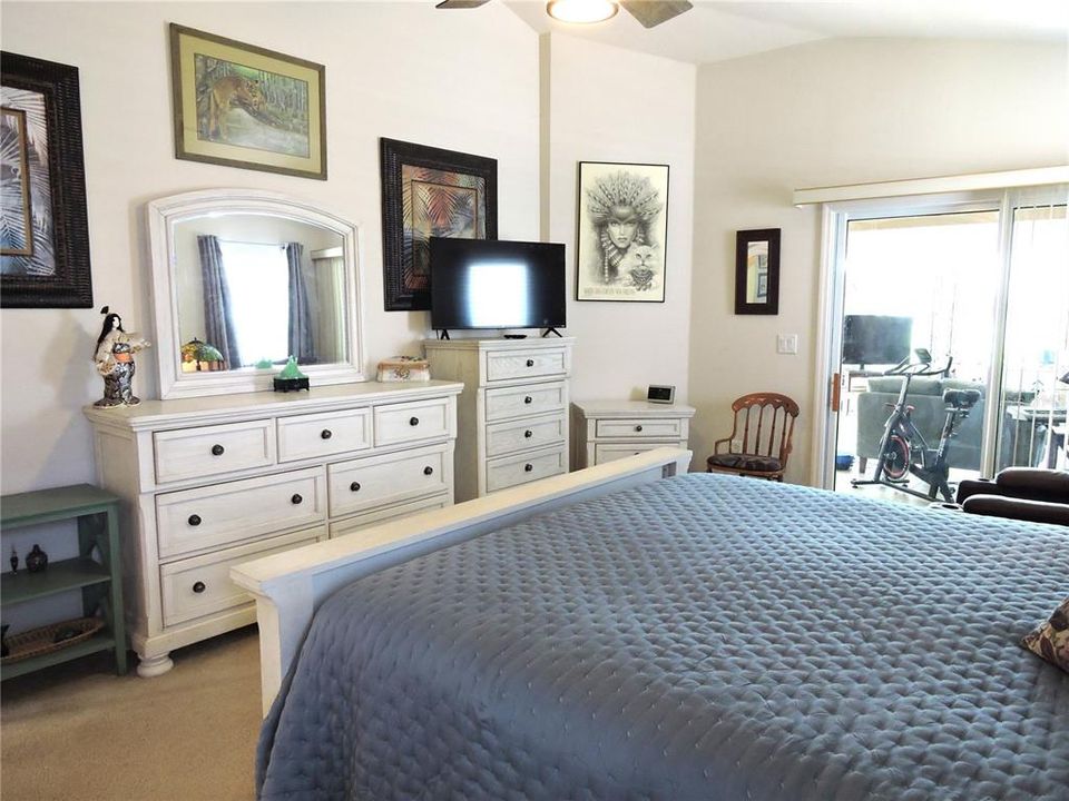 For Sale: $389,500 (3 beds, 2 baths, 2515 Square Feet)