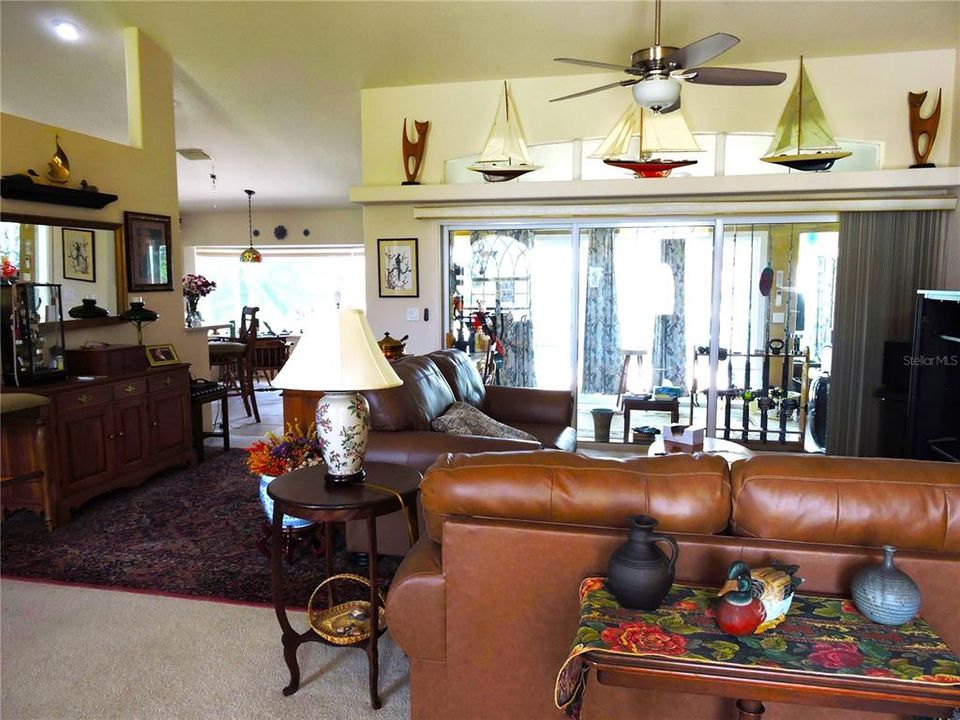 For Sale: $389,500 (3 beds, 2 baths, 2515 Square Feet)