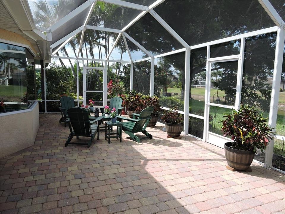 For Sale: $389,500 (3 beds, 2 baths, 2515 Square Feet)