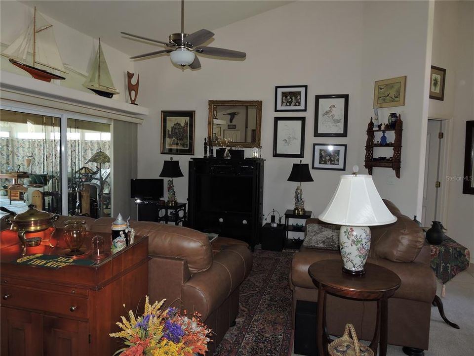 For Sale: $389,500 (3 beds, 2 baths, 2515 Square Feet)
