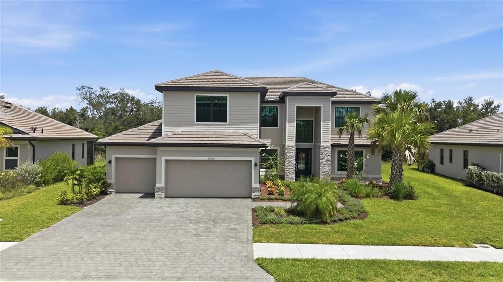 Recently Sold: $735,000 (6 beds, 3 baths, 3464 Square Feet)