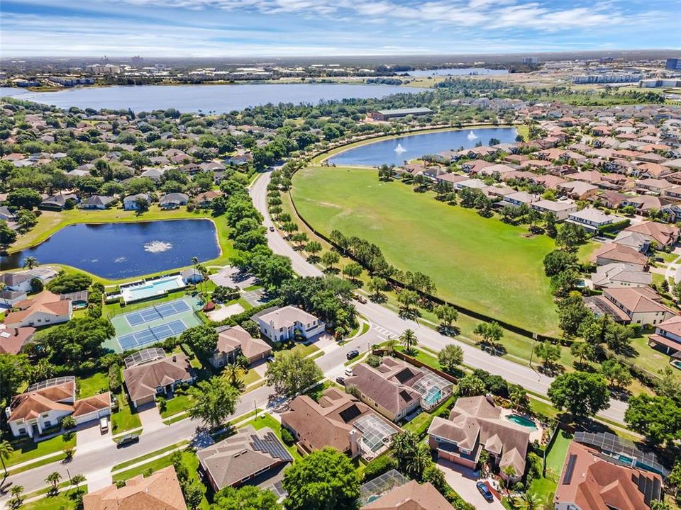 En Venta: $849,900 (4 camas, 3 baños, 2816 Pies cuadrados)