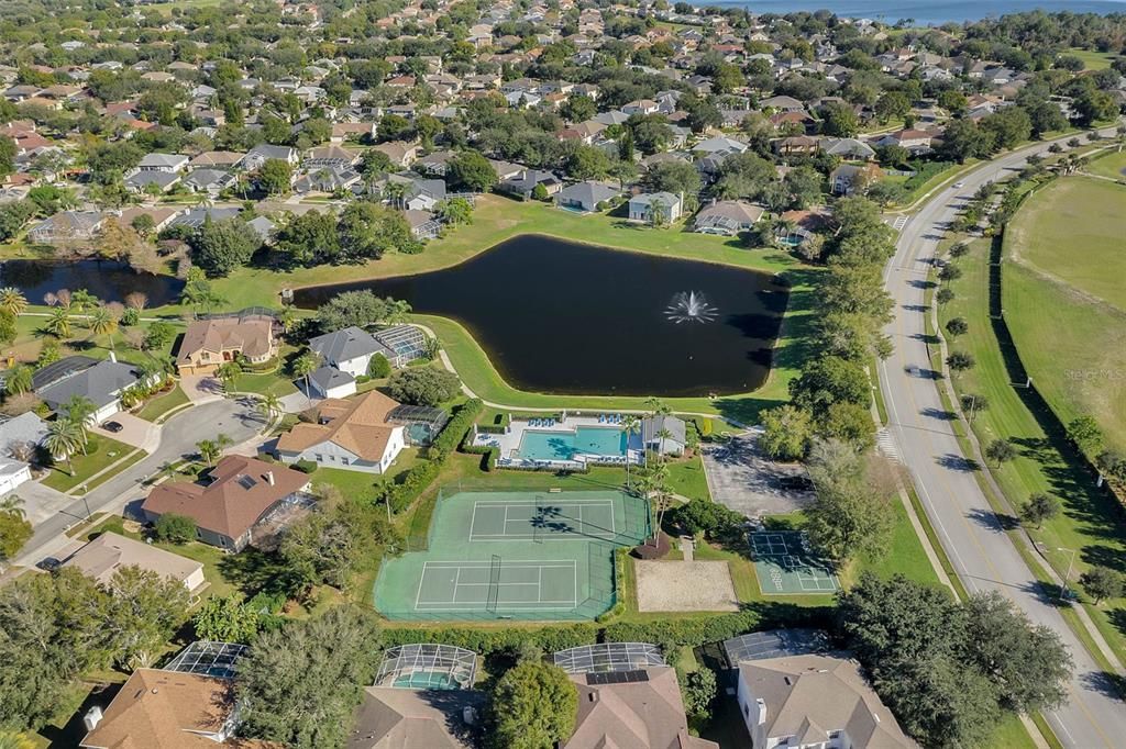 En Venta: $849,900 (4 camas, 3 baños, 2816 Pies cuadrados)
