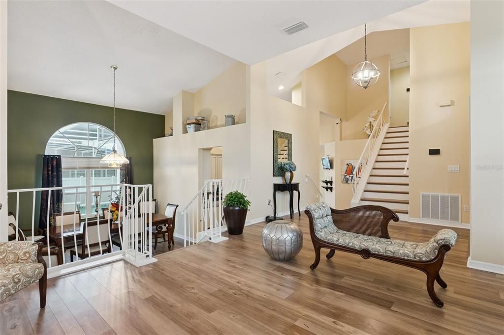 En Venta: $849,900 (4 camas, 3 baños, 2816 Pies cuadrados)