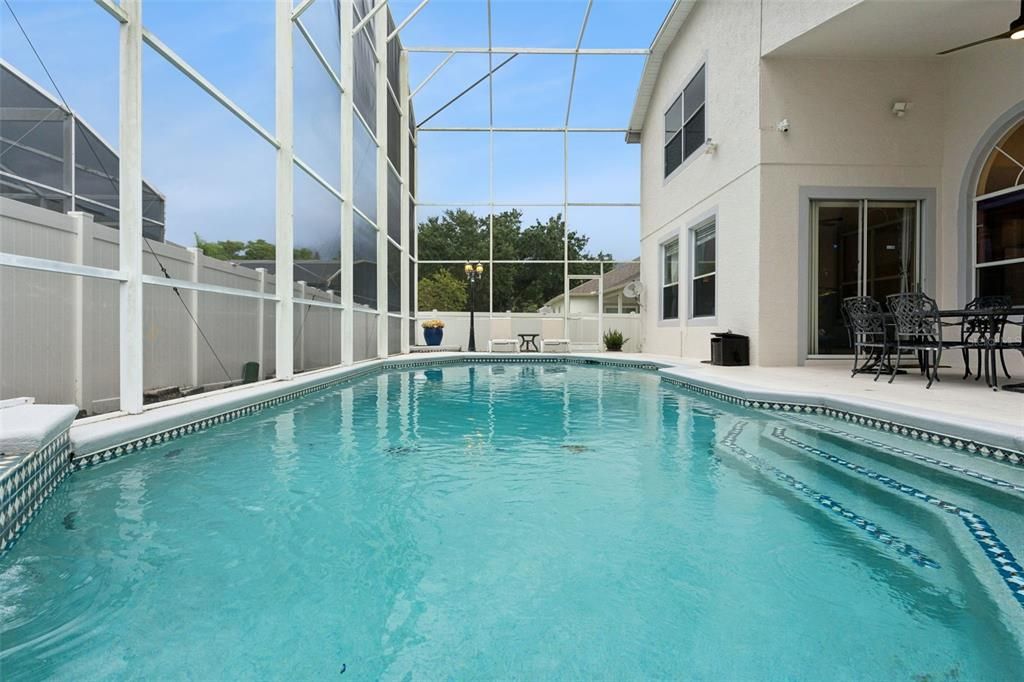 En Venta: $849,900 (4 camas, 3 baños, 2816 Pies cuadrados)