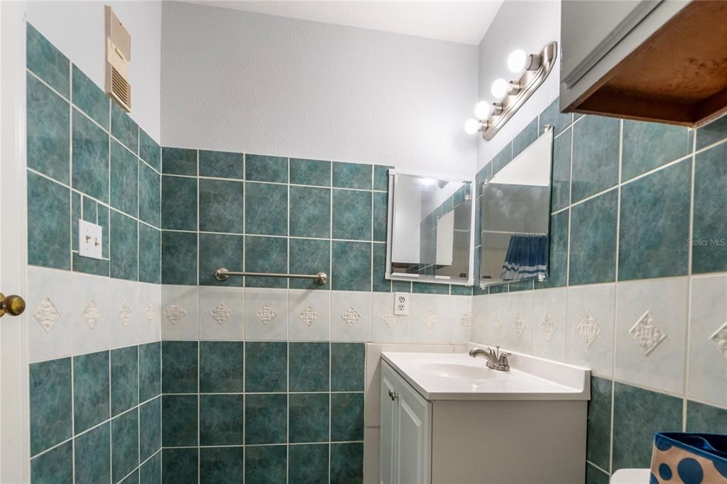 На продажу: $119,000 (1 спален, 1 ванн, 445 Квадратных фут)