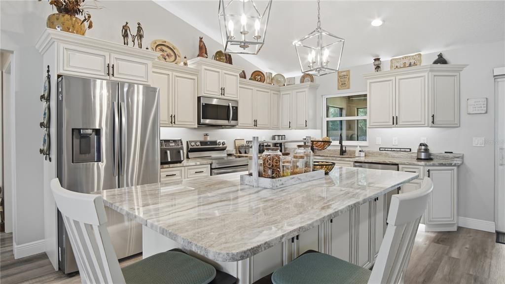 For Sale: $399,900 (3 beds, 2 baths, 1473 Square Feet)