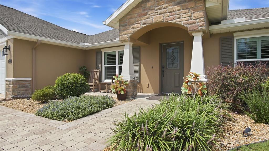For Sale: $399,900 (3 beds, 2 baths, 1473 Square Feet)