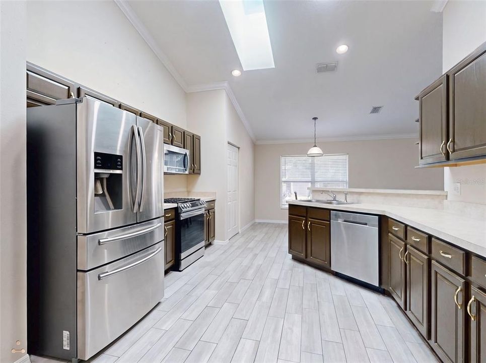 На продажу: $425,000 (4 спален, 3 ванн, 2530 Квадратных фут)