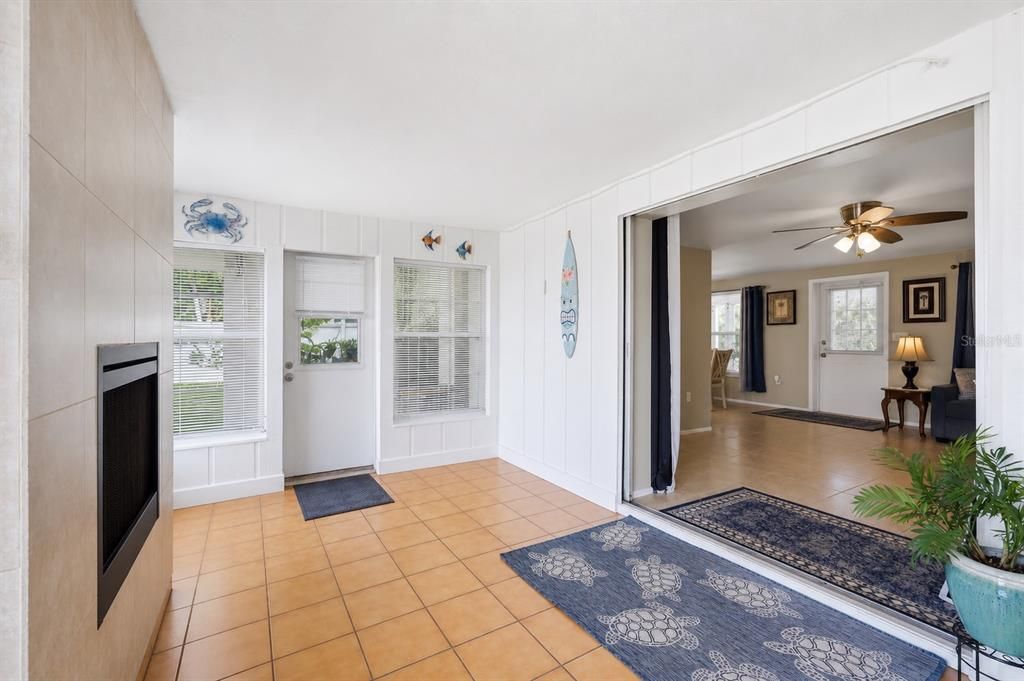 En Venta: $240,000 (2 camas, 2 baños, 992 Pies cuadrados)