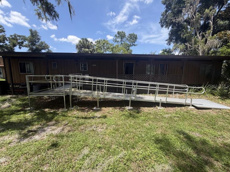 For Sale: $194,999 (3 beds, 2 baths, 1869 Square Feet)