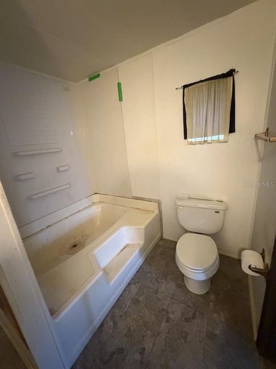For Sale: $194,999 (3 beds, 2 baths, 1869 Square Feet)