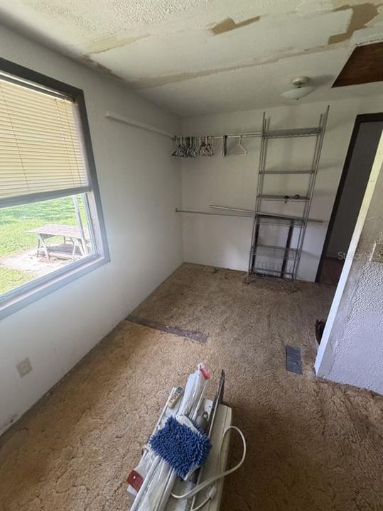 For Sale: $194,999 (3 beds, 2 baths, 1869 Square Feet)