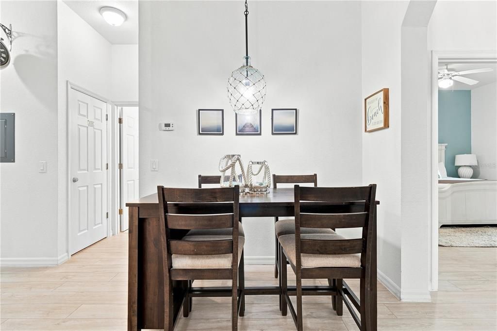 На продажу: $179,900 (3 спален, 2 ванн, 1227 Квадратных фут)