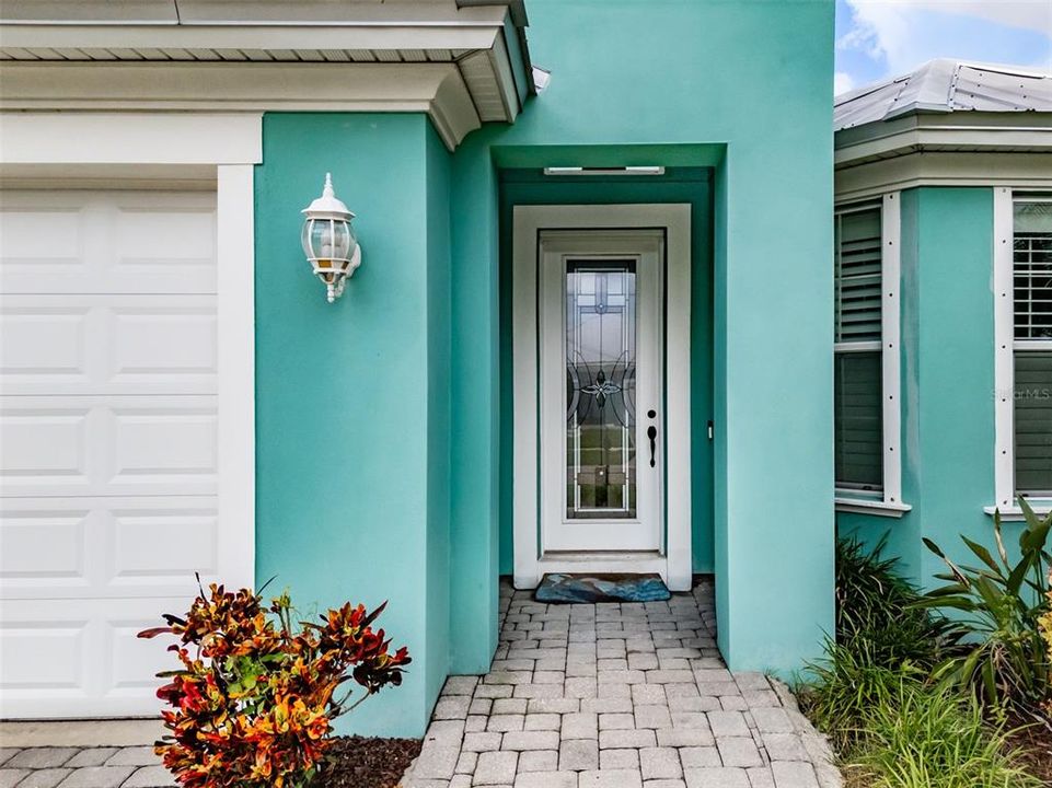 En Venta: $685,000 (3 camas, 3 baños, 2024 Pies cuadrados)