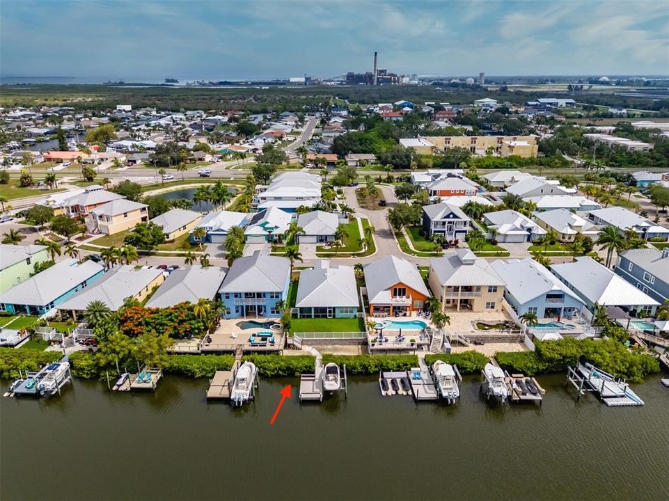 En Venta: $685,000 (3 camas, 3 baños, 2024 Pies cuadrados)