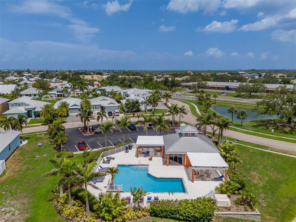 En Venta: $685,000 (3 camas, 3 baños, 2024 Pies cuadrados)