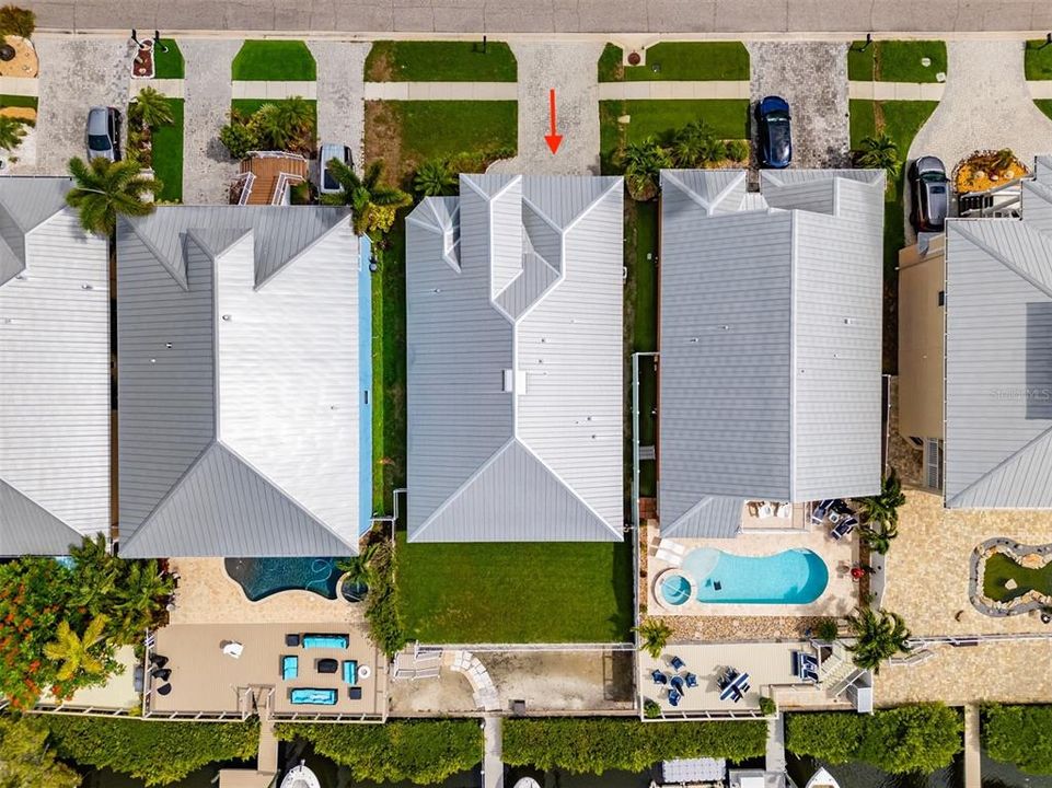 En Venta: $685,000 (3 camas, 3 baños, 2024 Pies cuadrados)