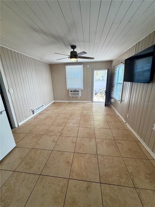 En Renta: $1,300 (0 camas, 1 baños, 650 Pies cuadrados)