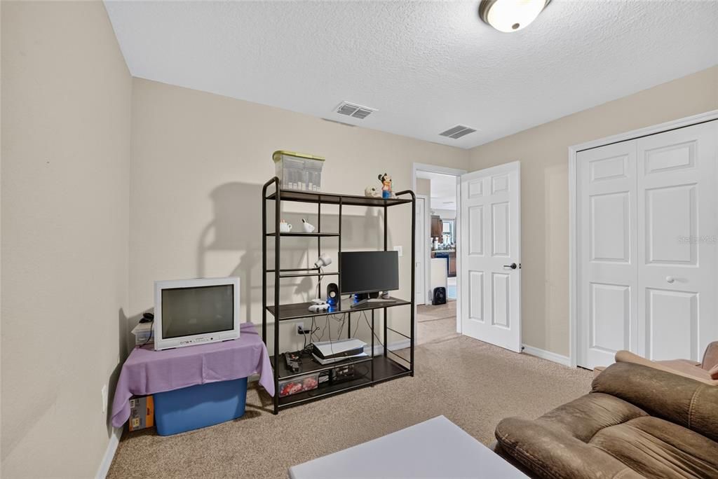 For Sale: $229,000 (3 beds, 2 baths, 1373 Square Feet)