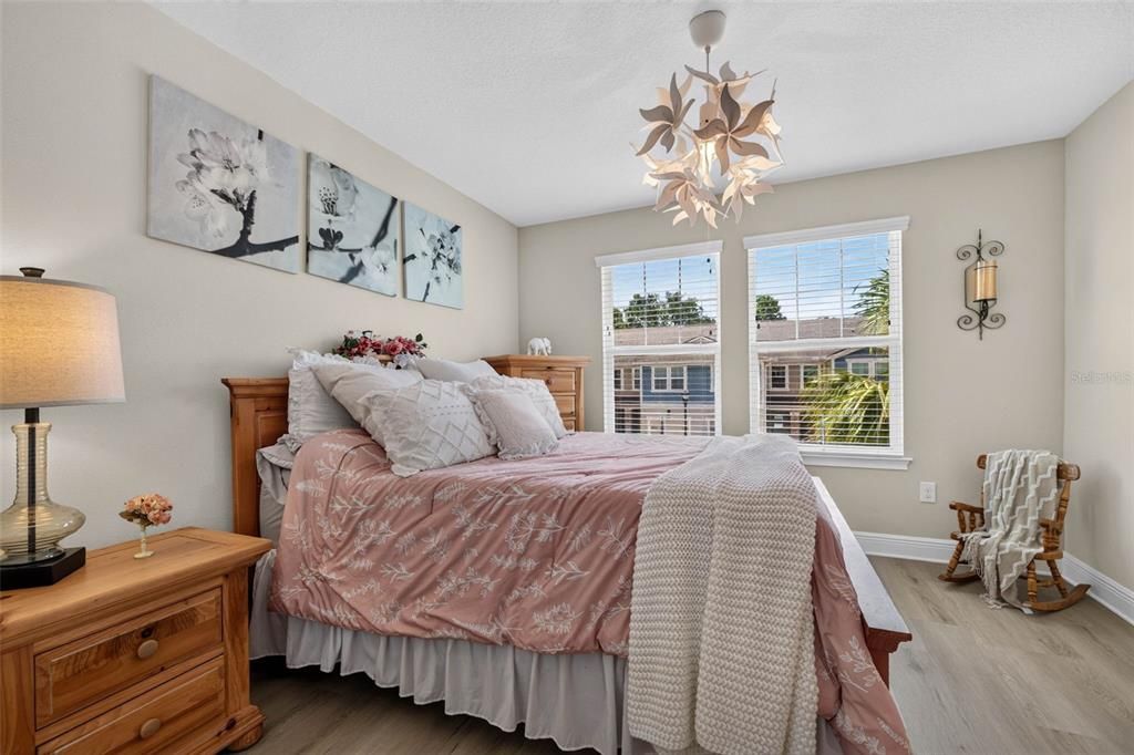 En Venta: $382,000 (3 camas, 2 baños, 1716 Pies cuadrados)