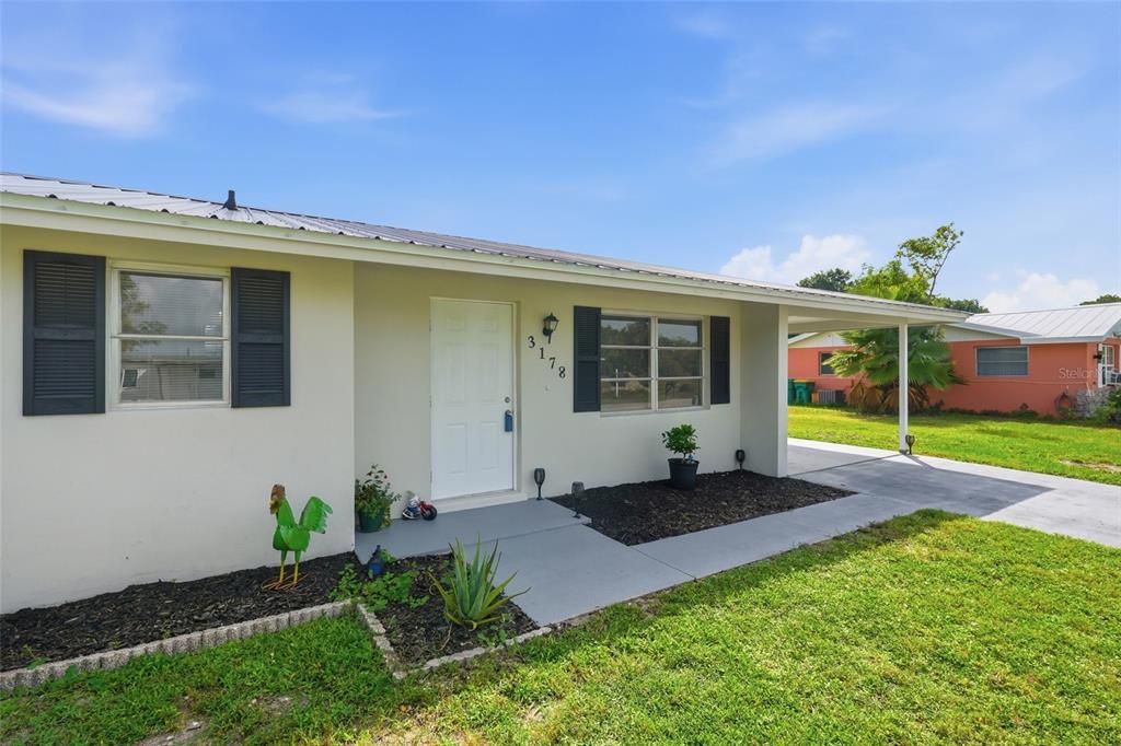 На продажу: $199,900 (2 спален, 2 ванн, 1028 Квадратных фут)