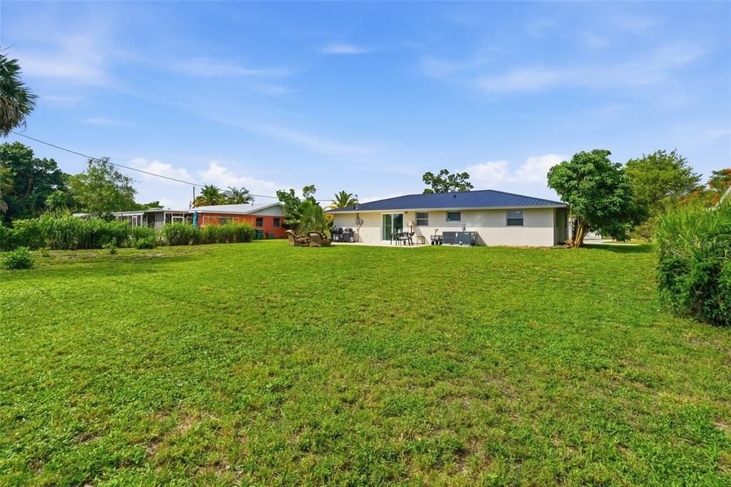 На продажу: $199,900 (2 спален, 2 ванн, 1028 Квадратных фут)