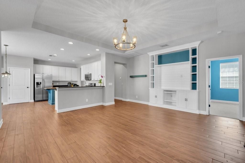 En Venta: $615,000 (5 camas, 3 baños, 3134 Pies cuadrados)
