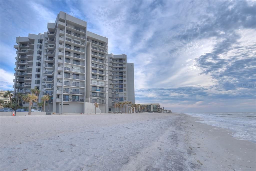 For Sale: $1,200,000 (2 beds, 2 baths, 1840 Square Feet)