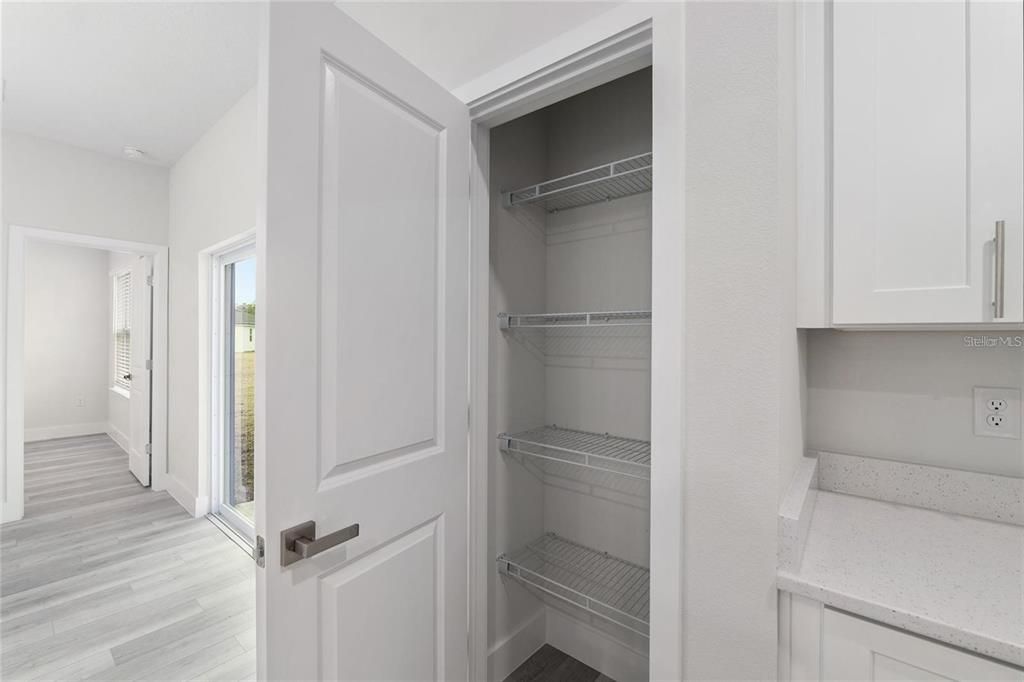 На продажу: $369,900 (4 спален, 3 ванн, 1947 Квадратных фут)