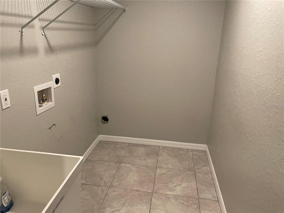 В аренду: $2,000 (3 спален, 2 ванн, 1598 Квадратных фут)